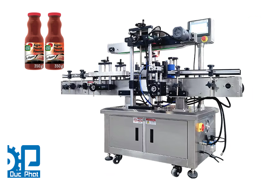Dán nhãn chai nước sốt cay ngọt Dán nhãn chai nước sốt cay ngọt
